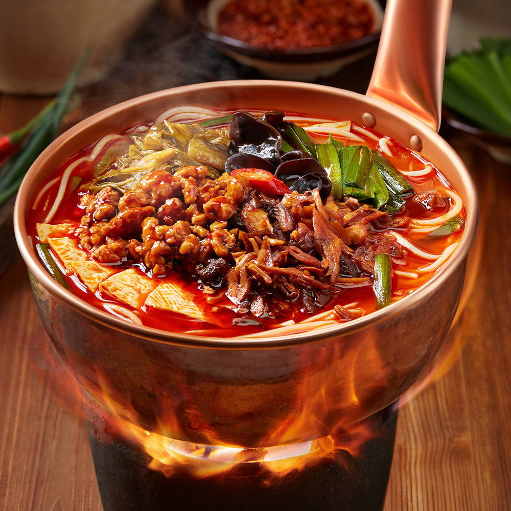 Man-Xiao-Bao-Yunnan-Style-Small-Pot-Rice-Noodles-with-Zhaotong-Meat-Sauce-287.4g---Spicy-Yunnan-Rice-Noodle-Soup-Kit-2