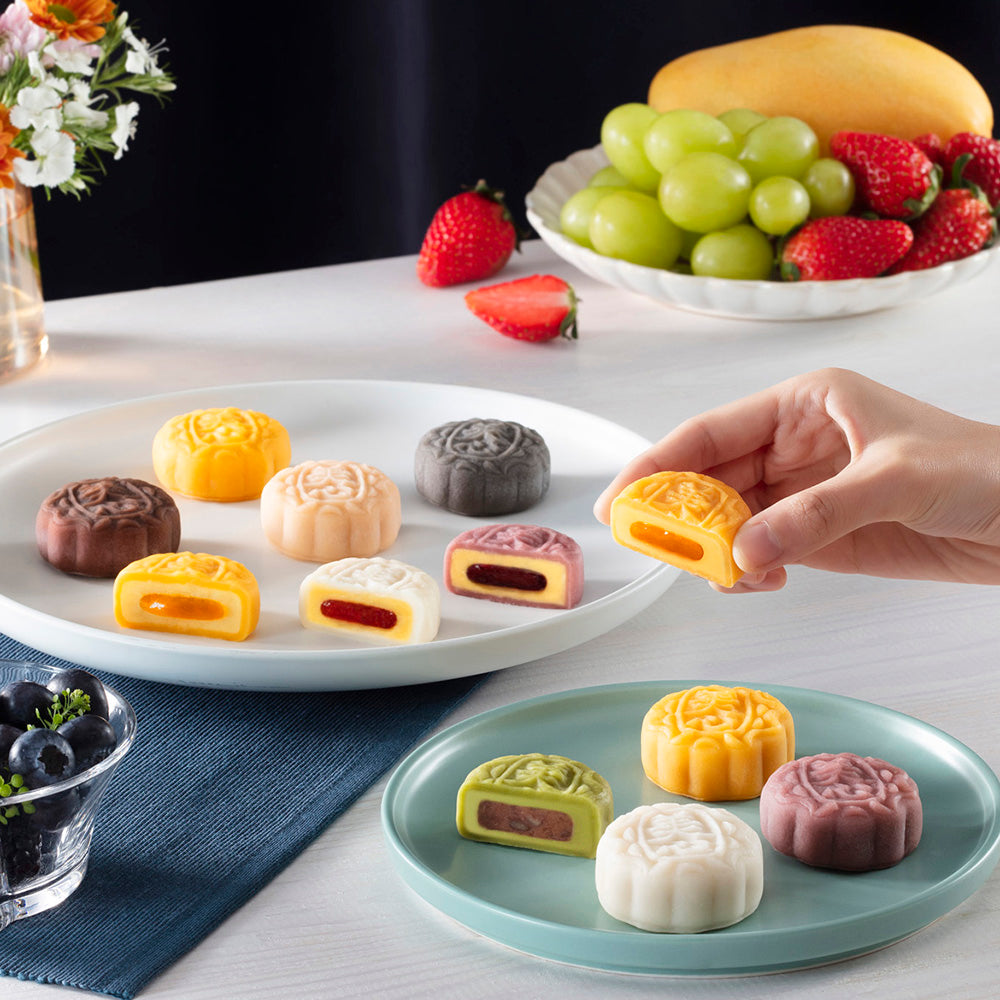 Maxim's-Snowy-Mooncakes-Duo-–-Musang-King-Durian-60g-x-2---Snow-Skin-Durian-Mooncakes-2