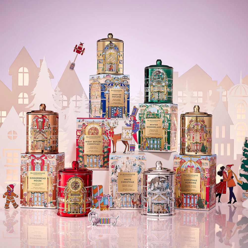 Glasshouse-Fragrances-Under-the-Mistletoe-Spiced-Apple-&-Red-Berries-Soy-Candle-380g-–-Christmas-Gift-Box-(2025-Limited-Edition)-4