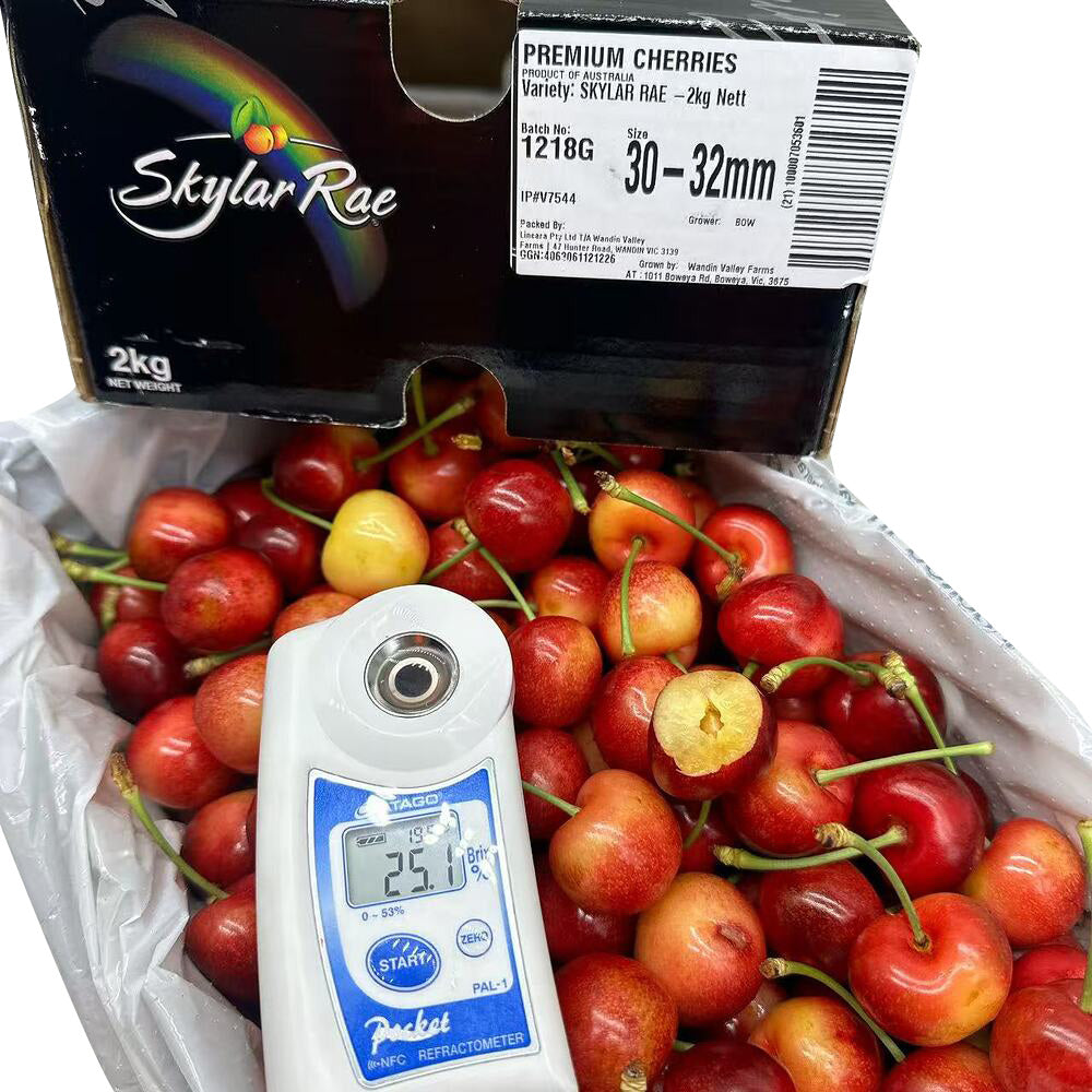 skylar-rae-white-cherries-30-32mm-gift-box-approx-2kg-3