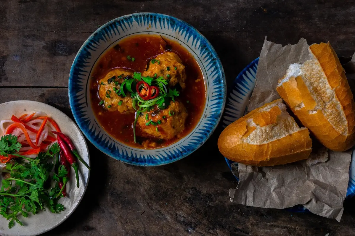 Vietnamese Meatballs in Tomato Sauce		