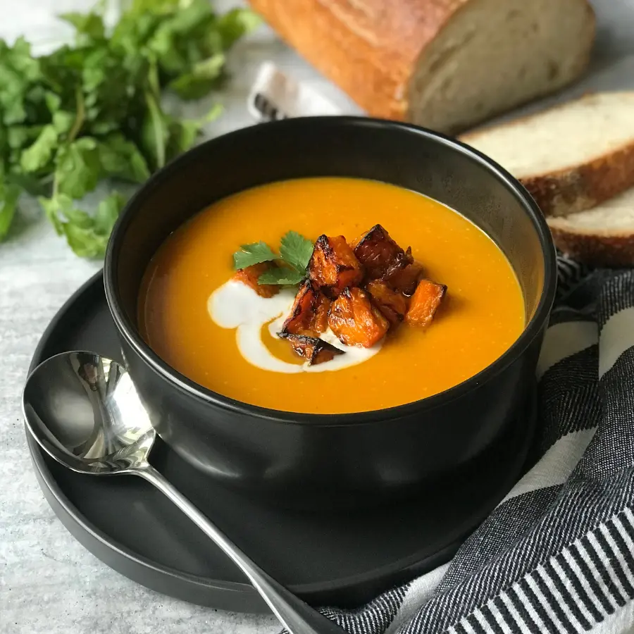 Thai Red Curry Pumpkin Soup