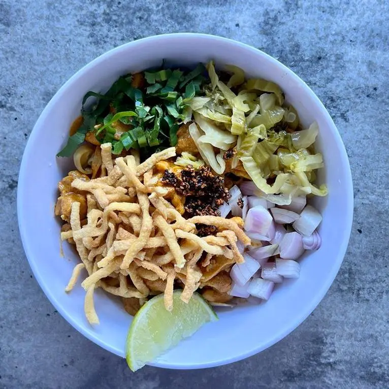 Thai Coconut Curry Noodles (Khao Soi)