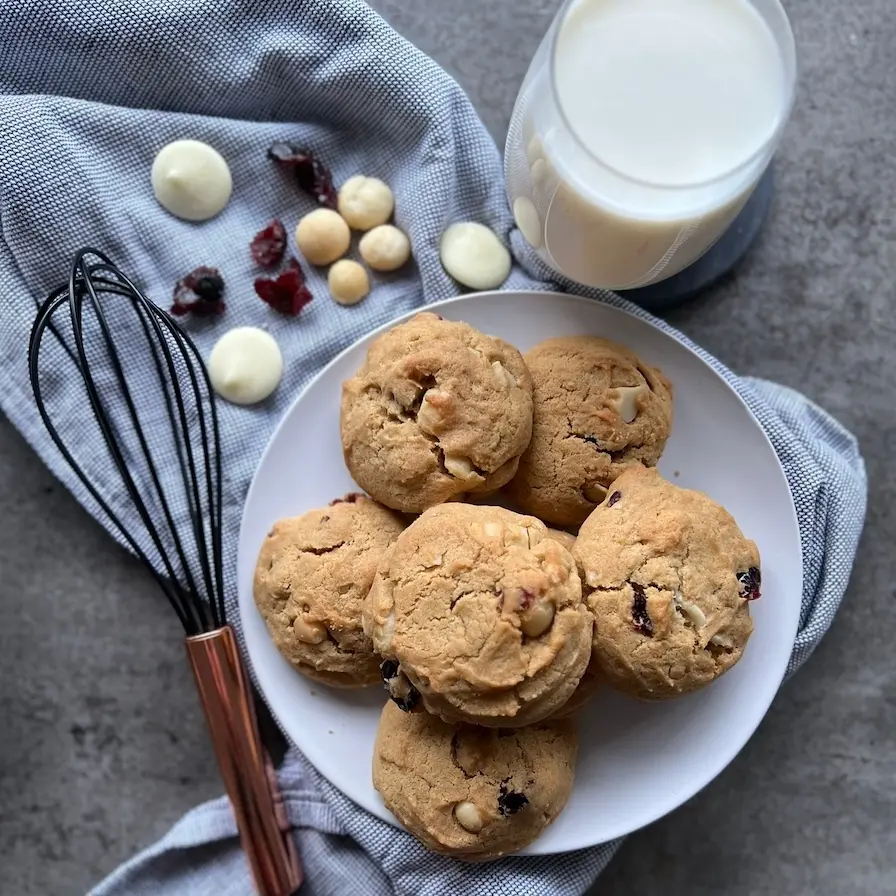 Macadamia, White Choc & Cranberry Cookies 